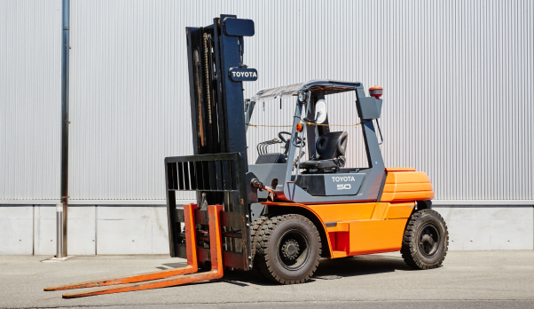 エンジンフォークリフトの写真