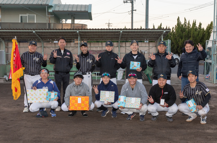 トヨタL＆F岡山 野球部の集合写真